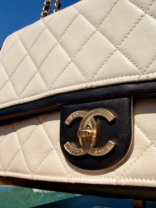 Chanel Single Flap Shoulder/Crossbody Bag - Picture 2 of 3